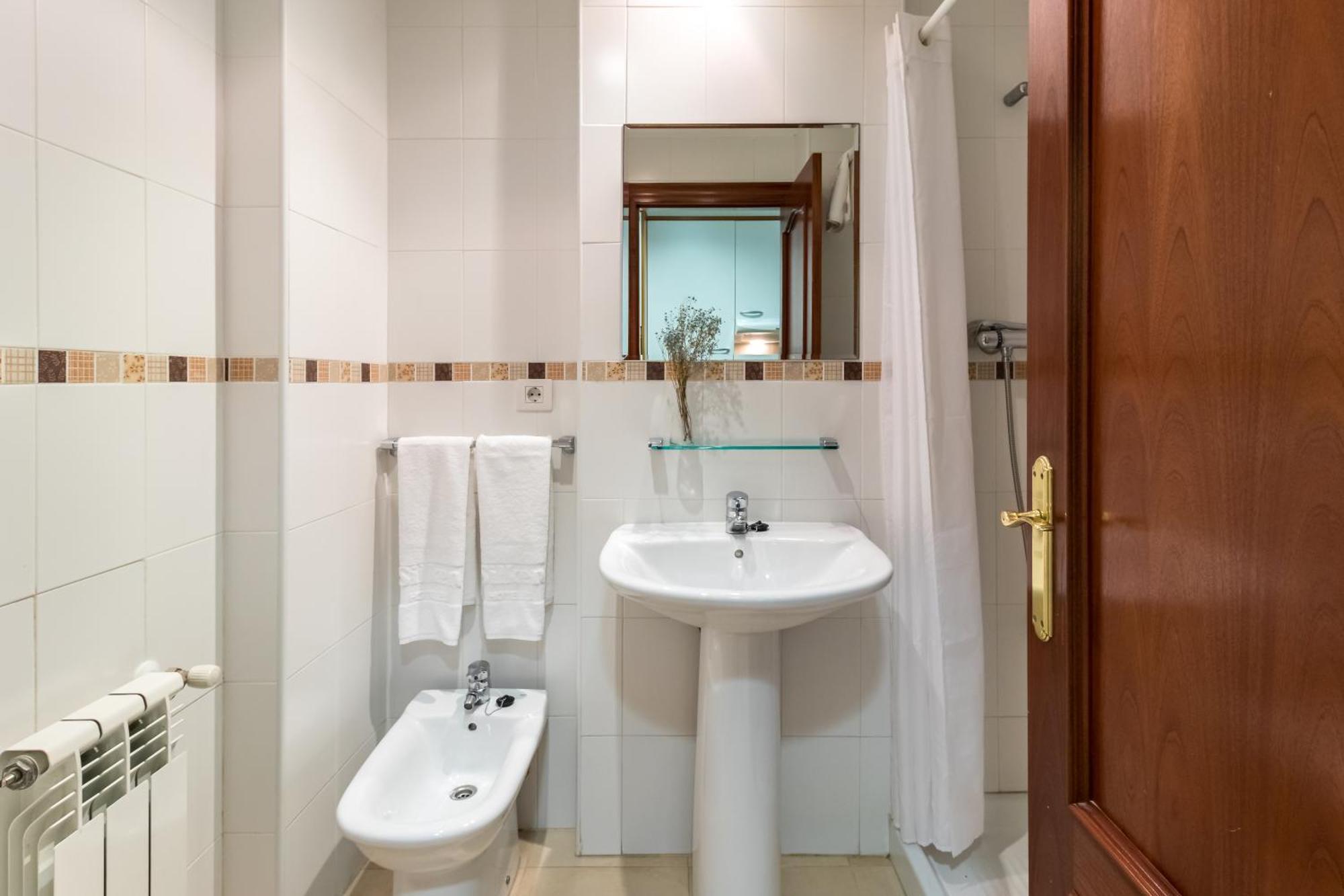 Apartamentos Silken Playa De Toro Льянес Экстерьер фото