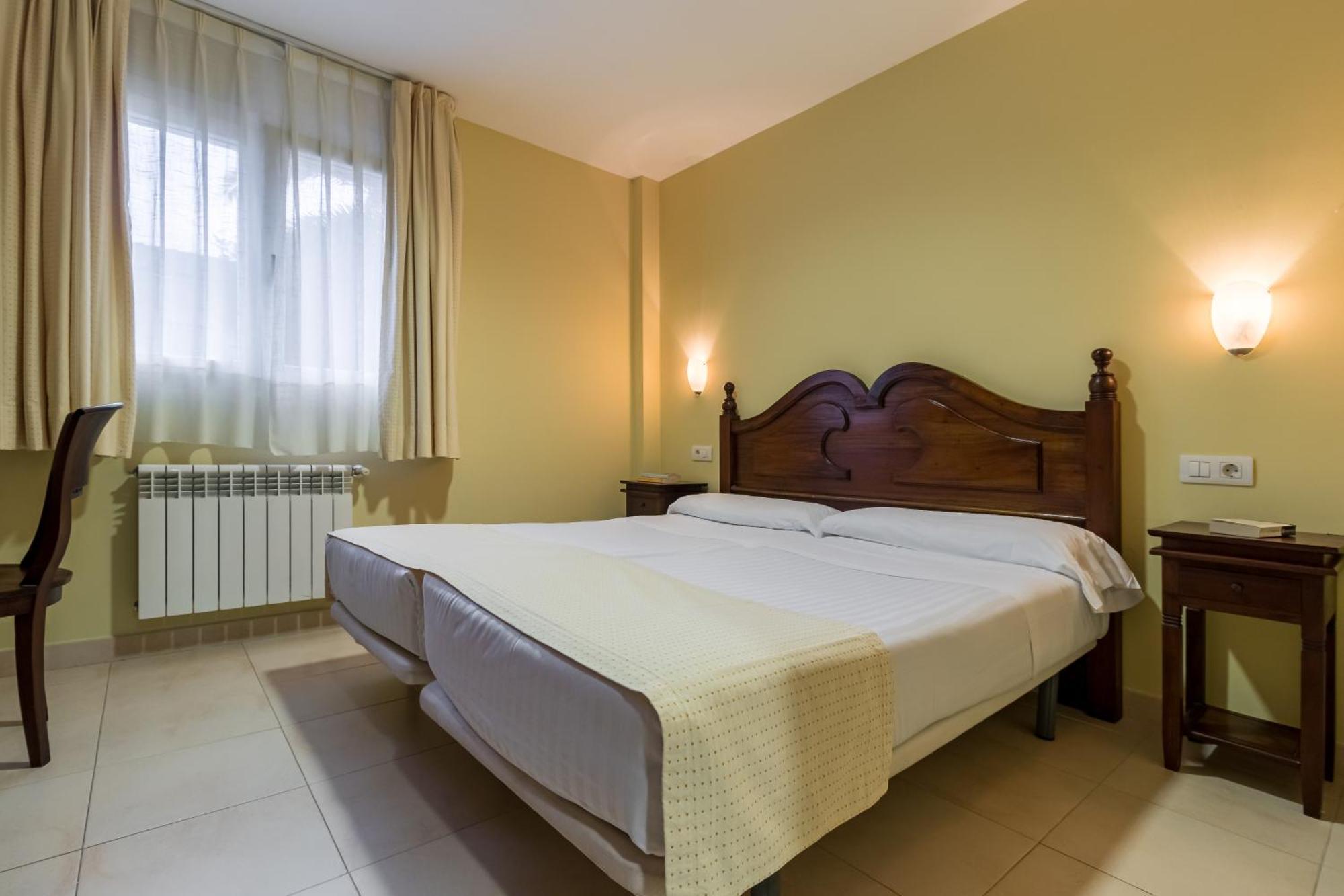 Apartamentos Silken Playa De Toro Льянес Экстерьер фото